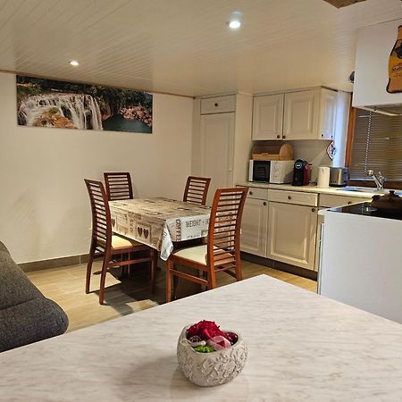 Joli Appartement Au Coeur Du Village Orsières Exteriör bild